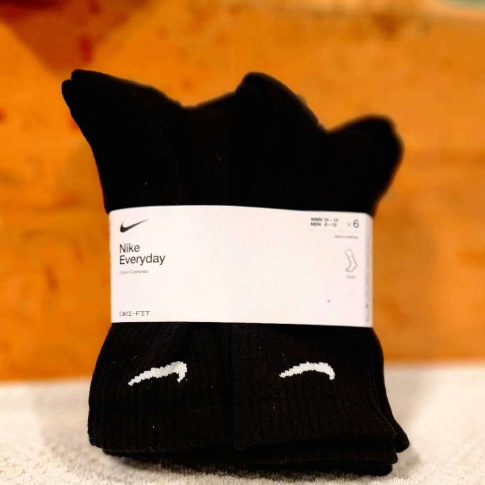 nwt - Nike crew socks black